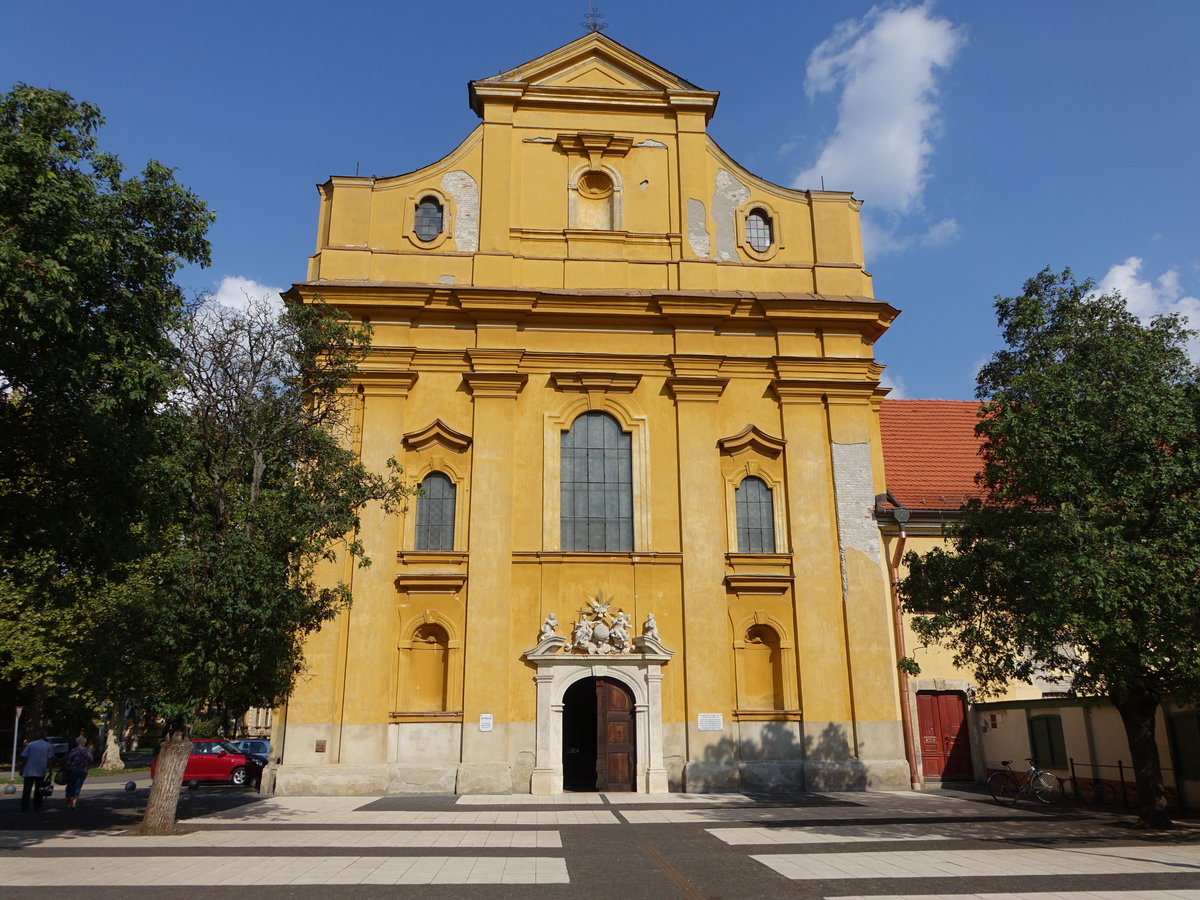 Szolnok, Franziskanerkirche in der Templon Utca, erbaut 1718 (08.09.2018)