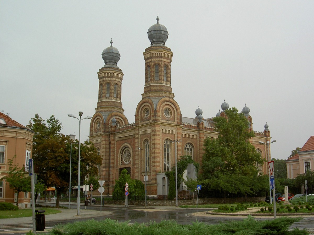Szombathely, Synagoge, erbaut 1881 von Ludwig Schne, heute Konzertsaal (30.07.2014)
