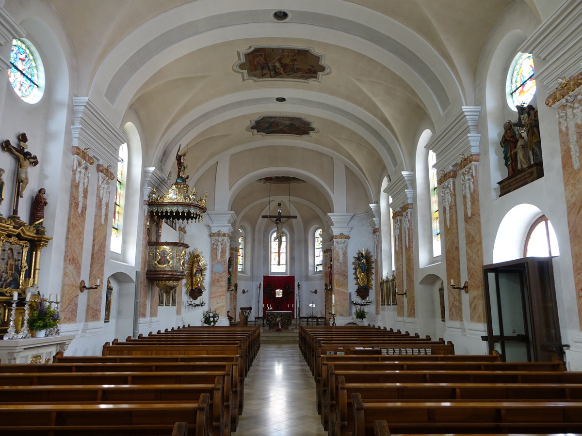 Tnnesberg, Innenraum der kath. Pfarrkirche St. Michael (04.06.2017)