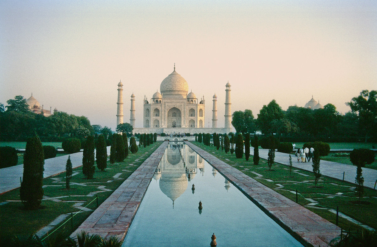 Taj Mahal zum Sonnenuntergang. Bild vom Dia. Aufnahme: Oktober 1988.