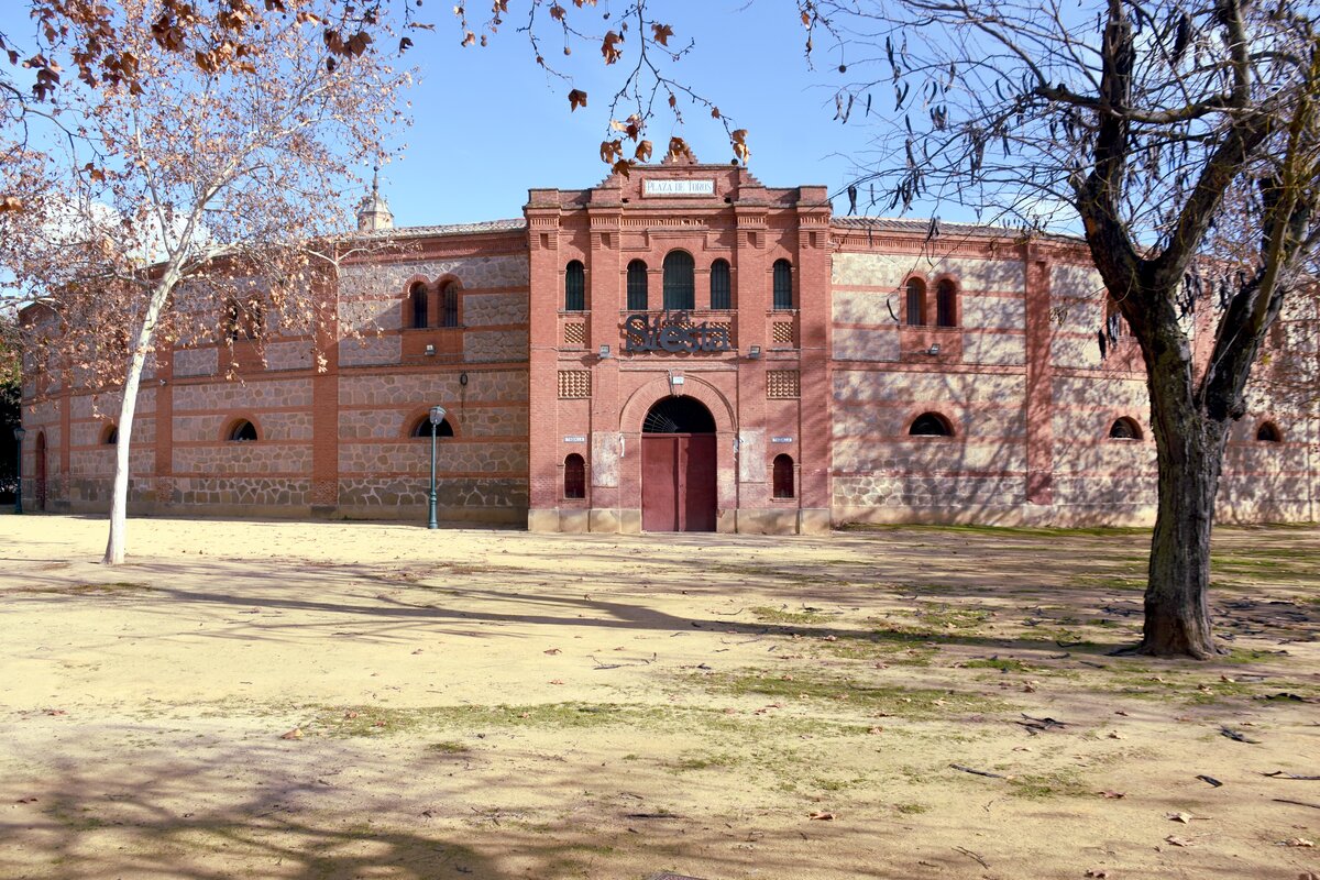 TALAVERA DE LA REINA (Kastilien-La Mancha/Provinz Toledo), 19.12.2021, die Stierkampfarena