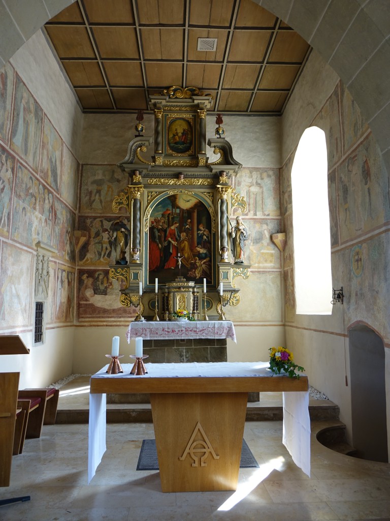 Tanau, Hochaltar und Fresken von 1425 in der St. Anna Kirche (06.09.2015)