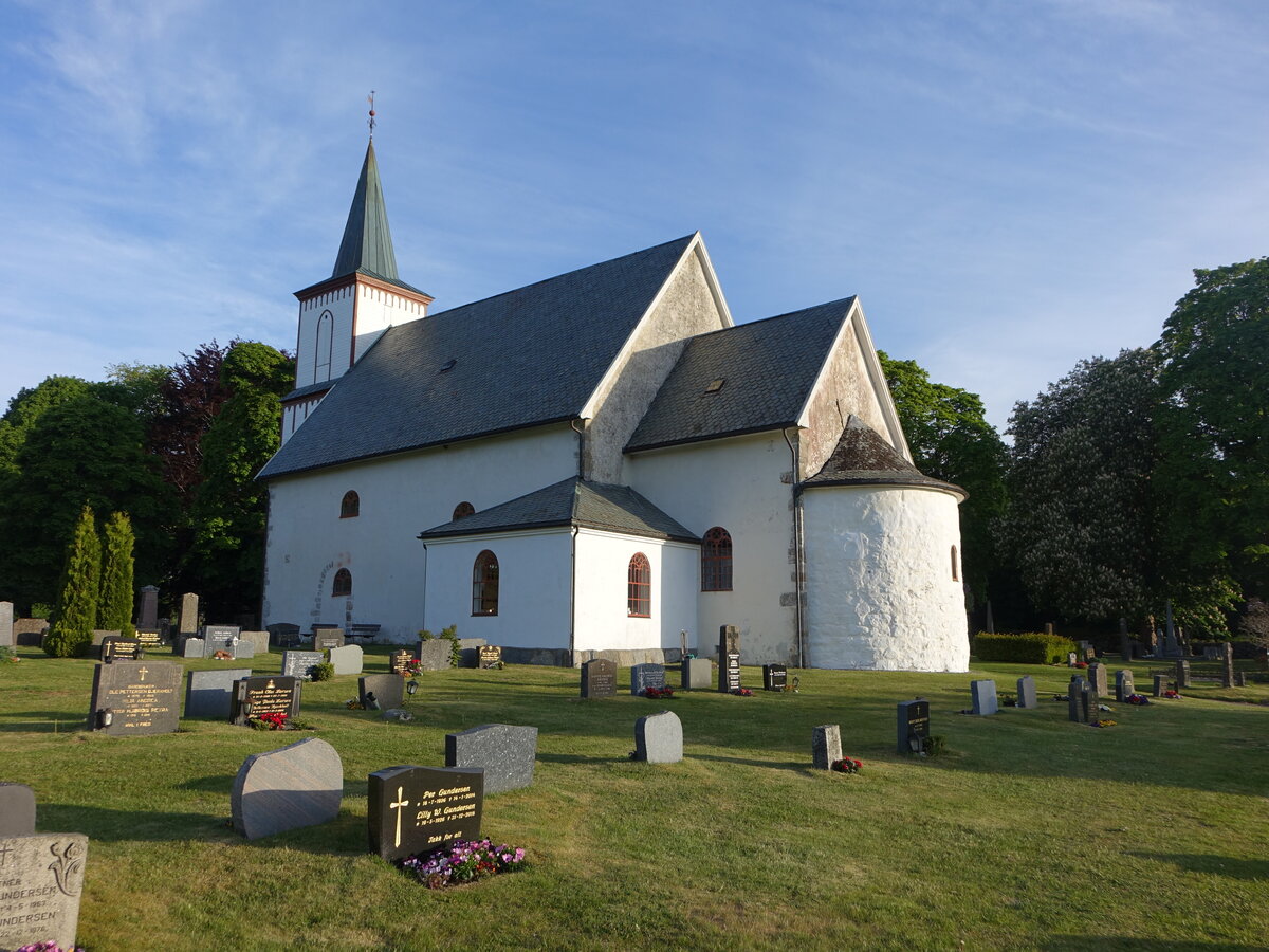 Tanum, evangelische Kirche, Steinkirche aus dem 12. Jahrhundert (29.05.2023)