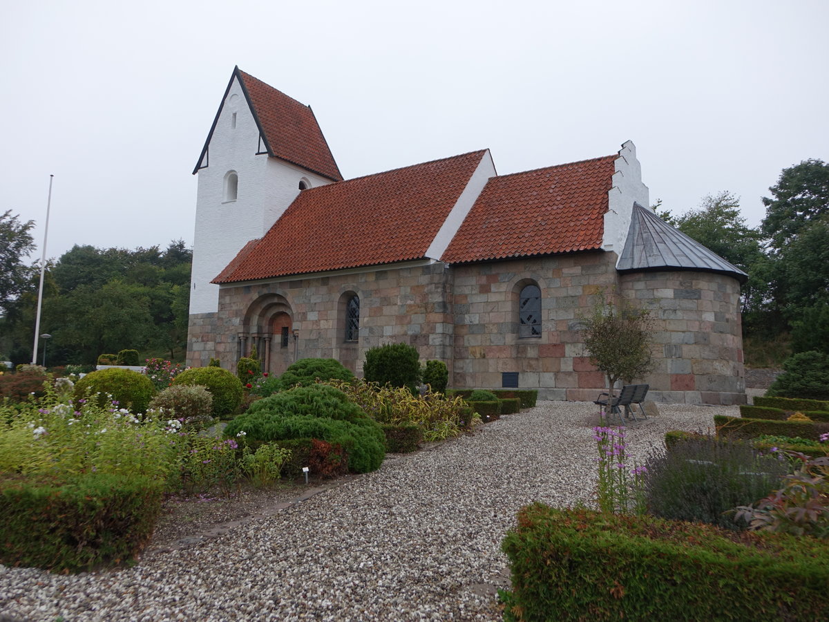 Tapdrup, romanische evangelische Kirche, erbaut im 13. Jahrhundert (20.09.2020) 
