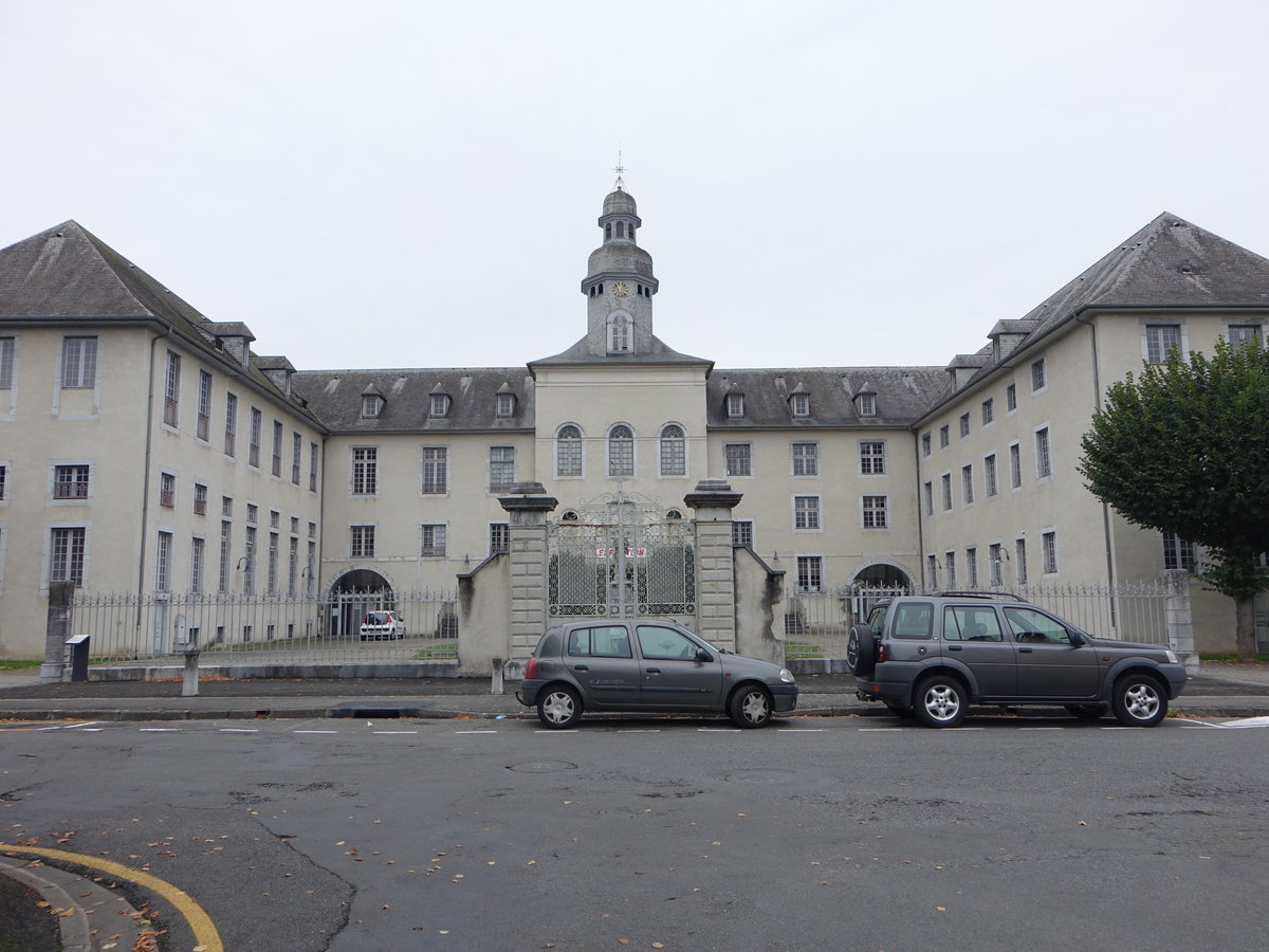 Tarbes, hopital de l'ayguerote am Place Henri Dunant (01.10.2017)