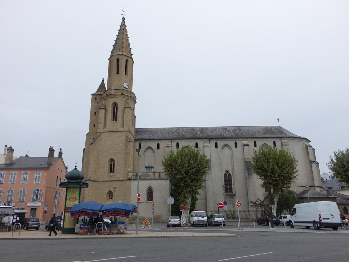 Tarbes, St. Therese Kirche am Place Marcadieu, erbaut ab 1280 (01.10.2017)