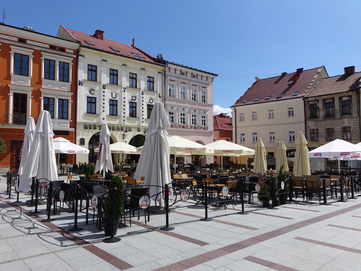 Tarnow,  historische Brgerhuser aus dem 16. - 18. Jahrhundert am Rynek Platz (03.09.2020)
