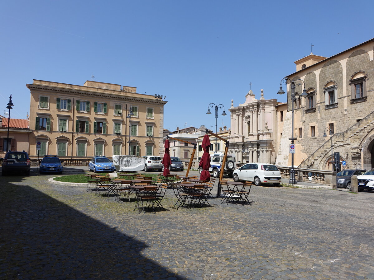 Tarquinia, Gebude an der Piazza Trento di Trieste (23.05.2022)