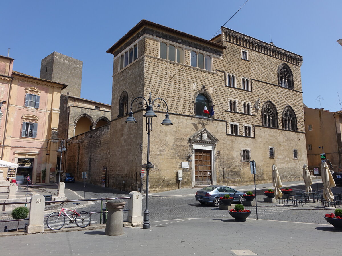 Tarquinia, Gebude des Nationalmuseum an der Piazza Cavour (23.05.2022)