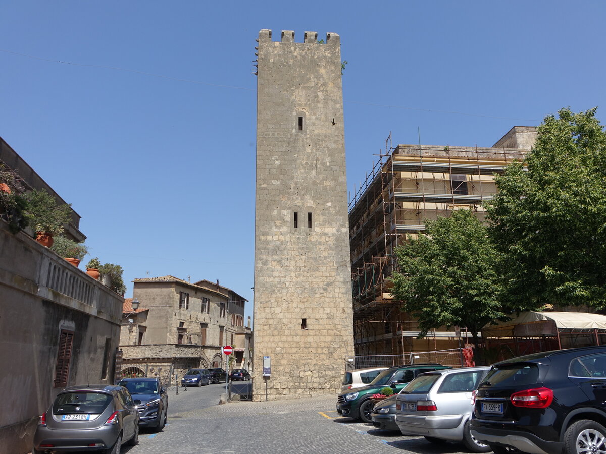 Tarquinia, Geschlechterturm Torre Barucci, erbaut im 11. Jahrhundert (23.05.2022)