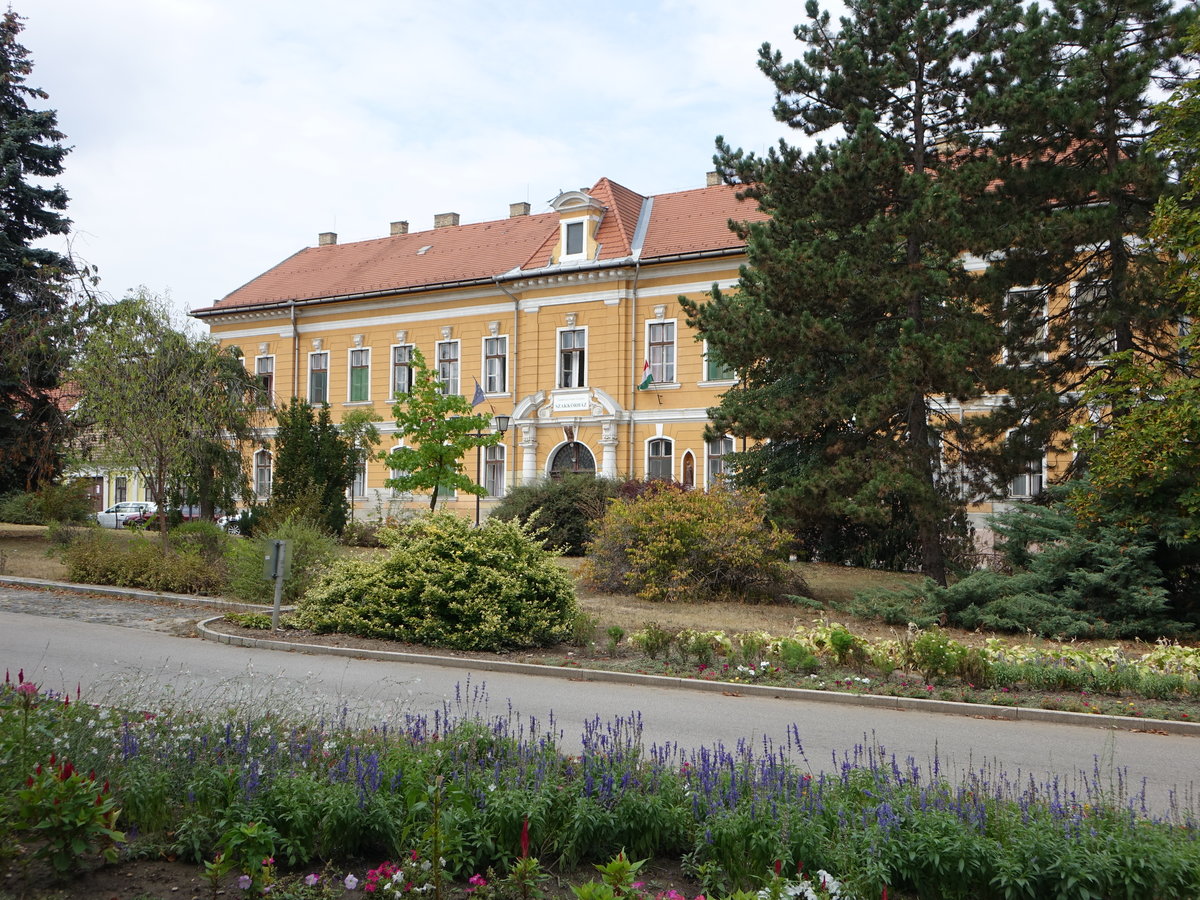 Tata, St. Elisabeth Krankenhaus in der Bercenyi Utca, erbaut 1777 (25.08.2018)