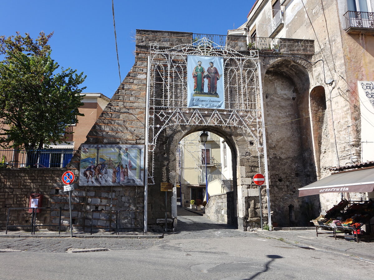 Teano, Porta Napoli, erbaut im 11. Jahrhundert (21.09.2022)