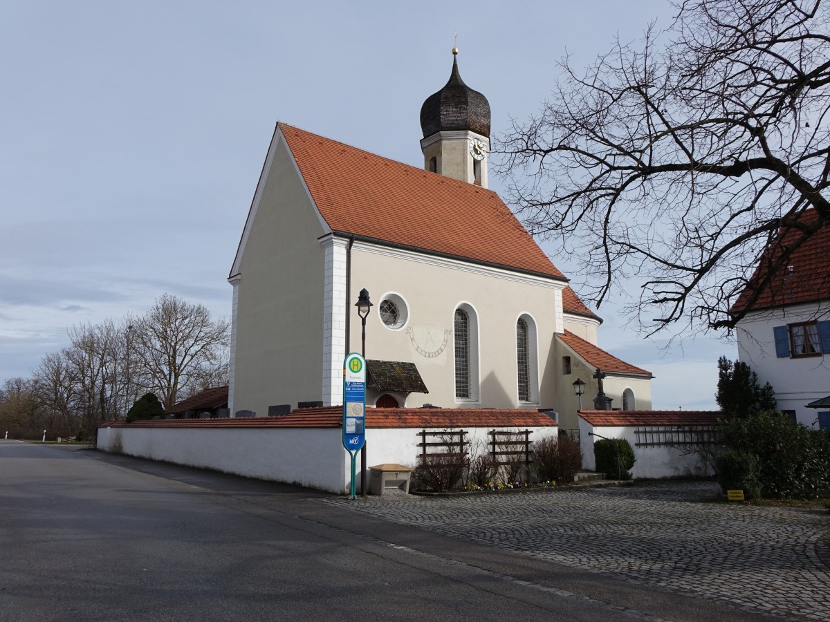 Tegernau, St. Johannes der Tufer Kirche, barocker Saalbau mit eingezogener Apsis und nrdlichem Flankenturm, erbaut von 1670 bis 1671 (09.02.2016)