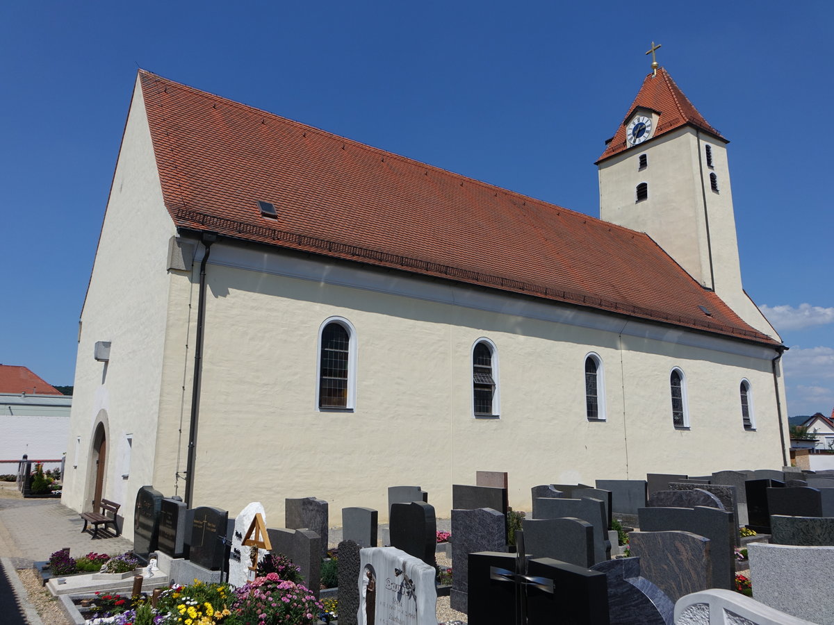 Tegernheim, katholische Pfarrkirche Maria Verkndigung, Chorturmkirche, Chor 12. Jahrhundert, Langhaus erbaut bis 1739 (02.06.2017)