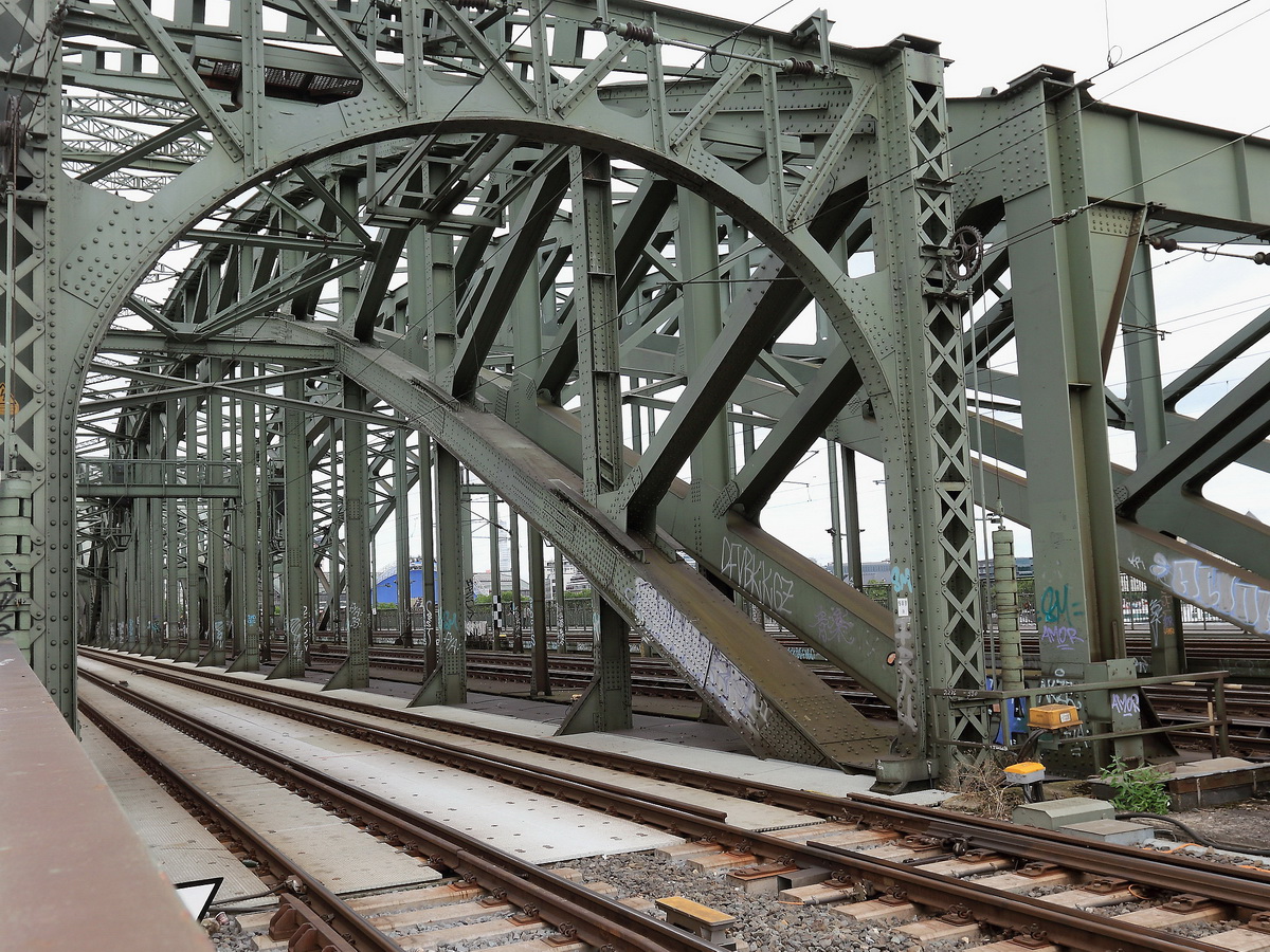 Teilblick auf die Hohenzollernbrcke in Kln am 29.07.2017.