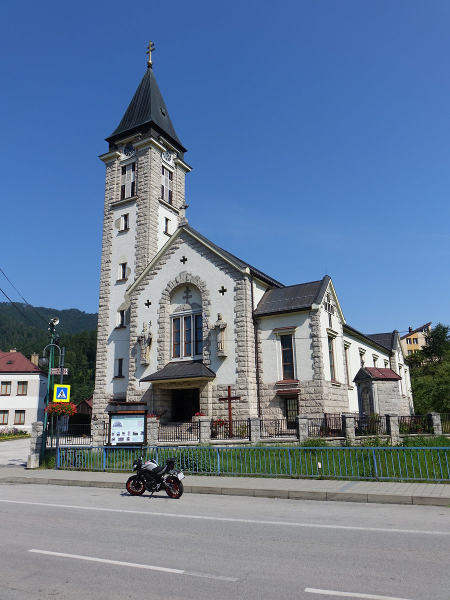 Terchova, Pfarrkirche St. Kyrill-und-Method, erbaut bis 1949 (06.08.2020)