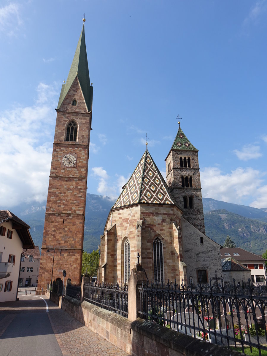 Terlano, Pfarrkirche Maria Himmelfahrt, erbaut im 13. Jahrhundert (15.09.2019)