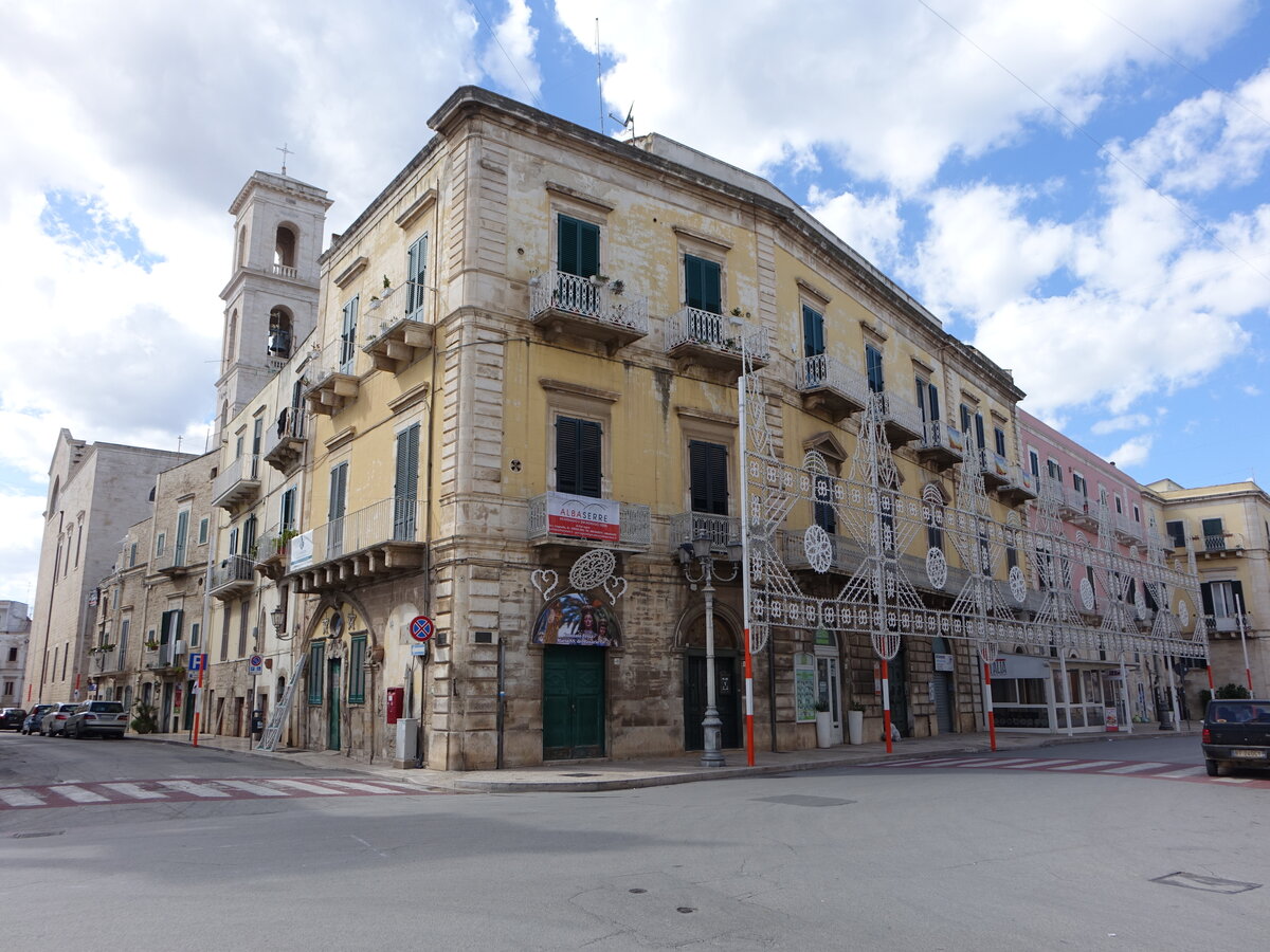 Terlizzi, Huser am Corso Vittorio Emanuele II. (27.09.2022)