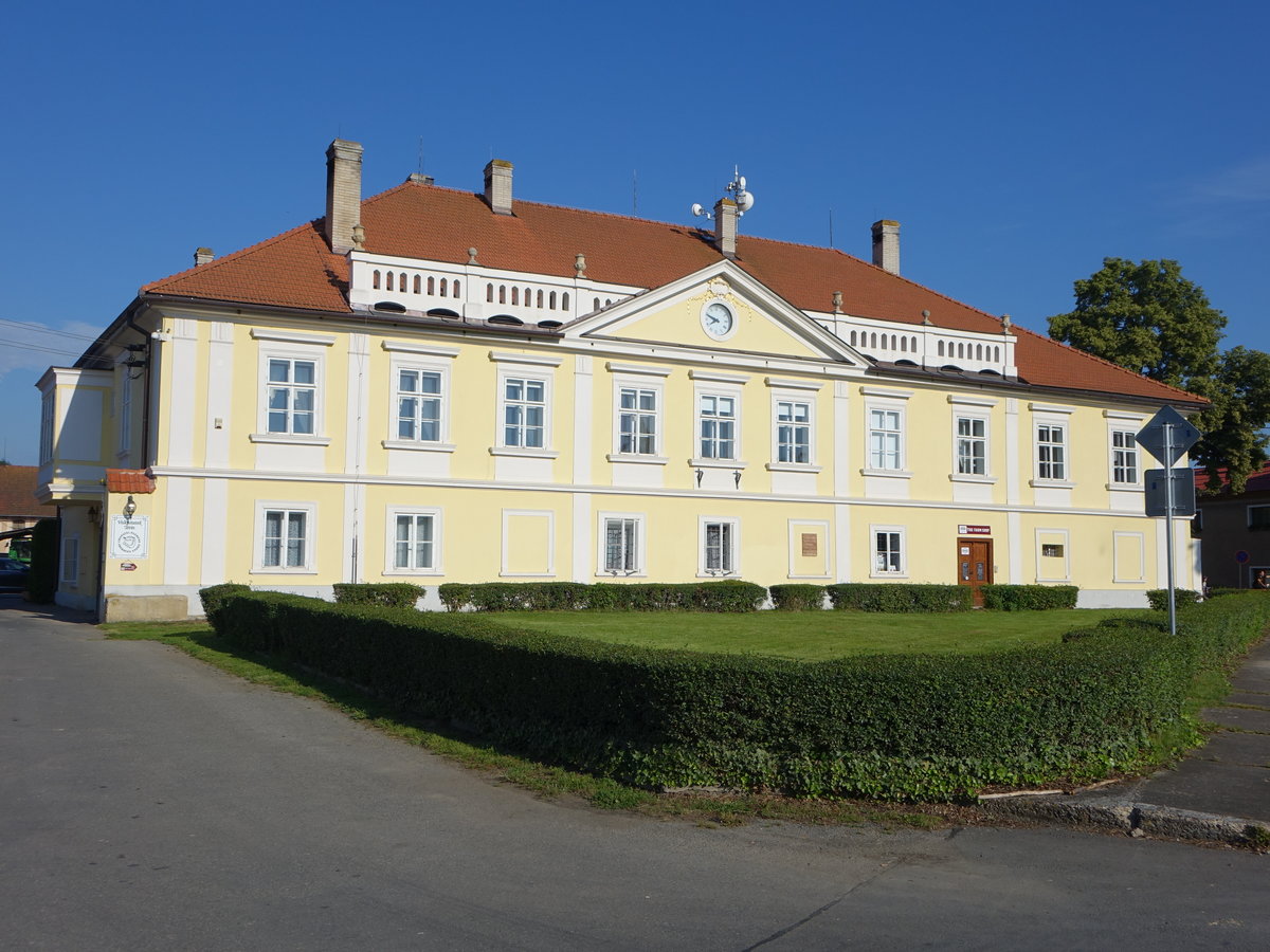 Tetin u Berouna, barocker Herrenhof am Namesti 9. Kvetna (27.06.2020)