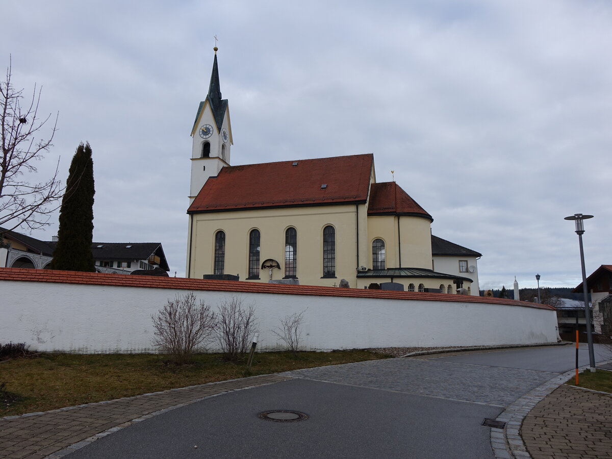 Tettenhausen, Pfarrkirche St. Florian, Saalbau im Rundbogenstil, erbaut von 1842 bis 1843, Kirchturm von 1851 (15.02.2016)
