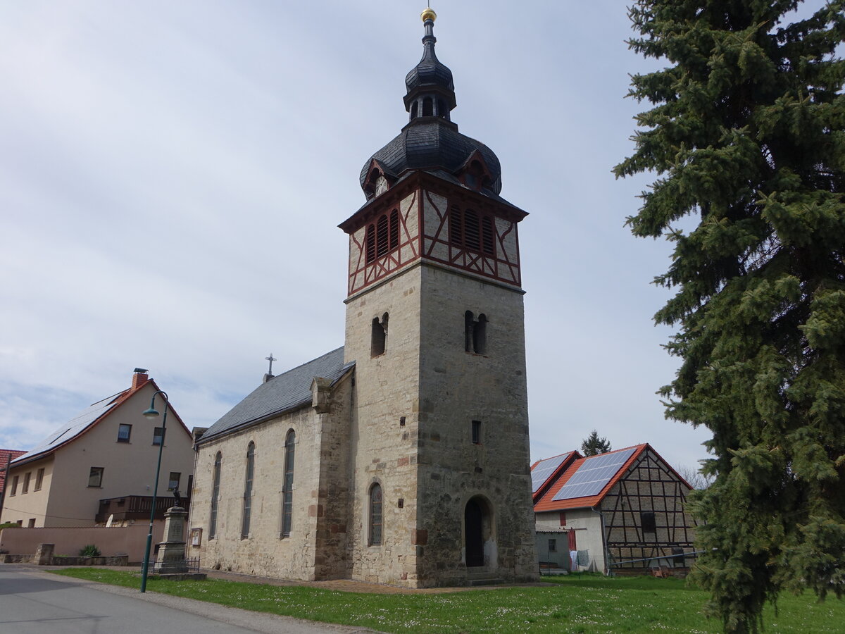 Thangelstedt, Ev. St. Georg Kirche, Kirchturm erbaut um 1300, neuromanisches Langhaus von 1897 (17.04.2022)