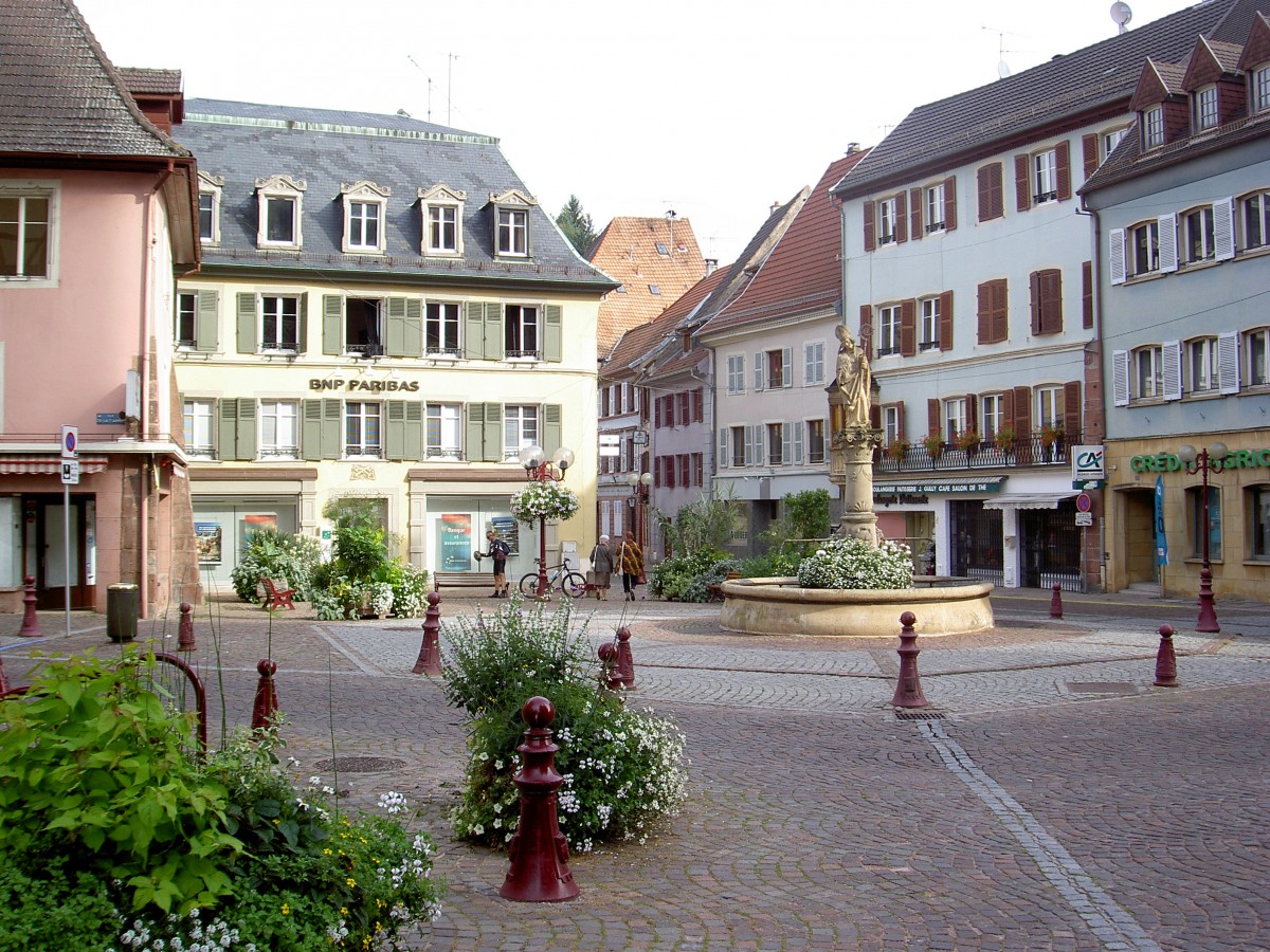 Thann, Fontaine St. Thiebaut am Place de Eglise (05.10.2014)