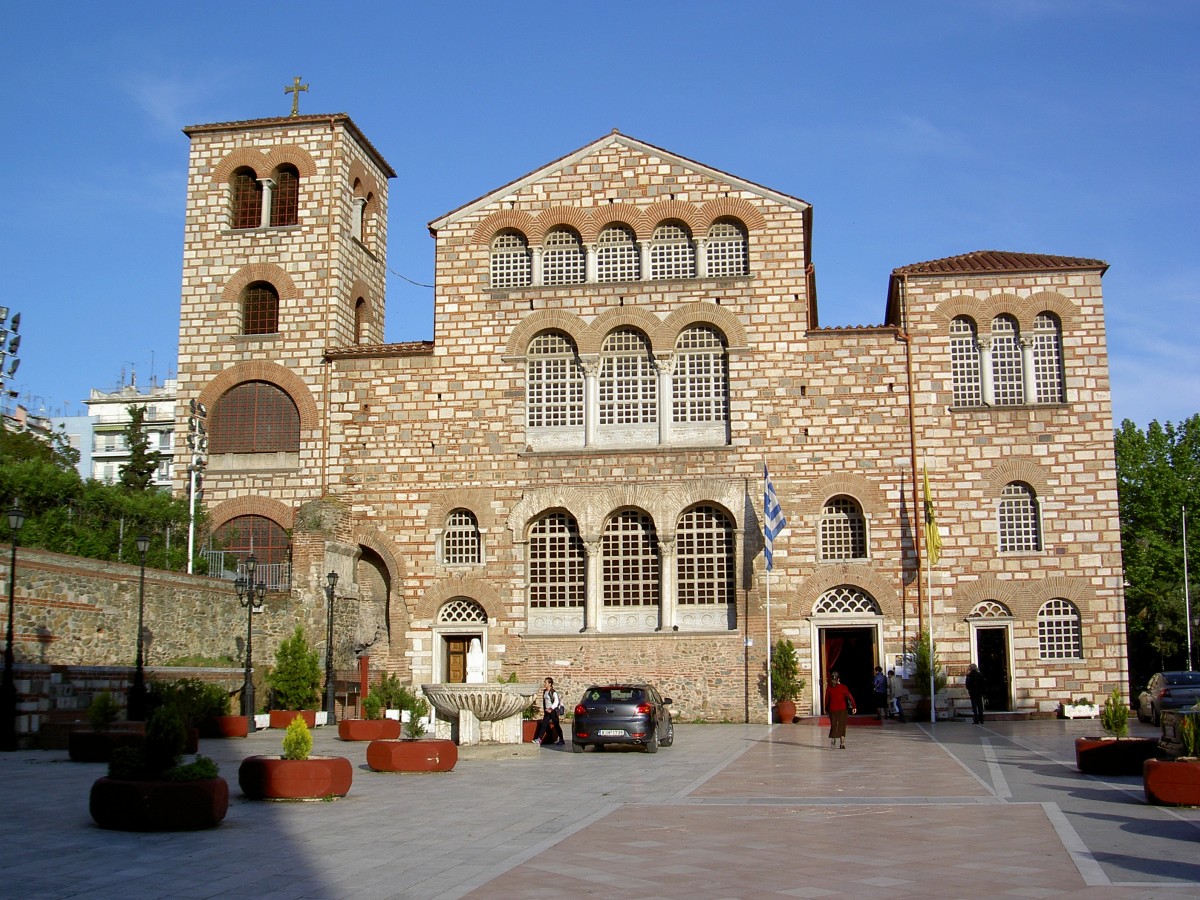 Thessaloniki, St. Demetrios Kirche, frhchristliche Basilika, erbaut von 629 bis 634 als fnfschiffige Basilika, von 1493 bis 1912 Moschee (02.05.2014)