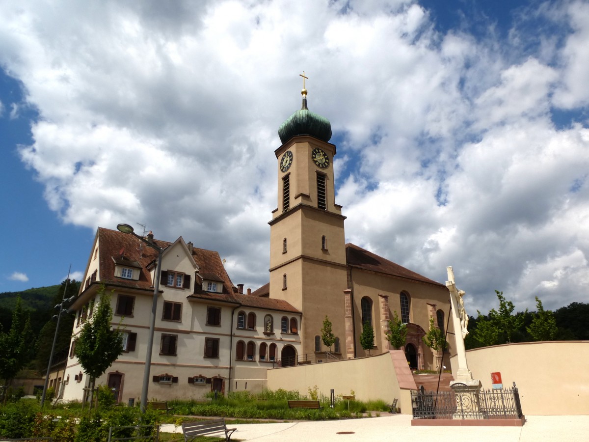 Thierenbach in den sdlichen Vogesen, Blick auf die barocke Wallfahrtskirche und die ehemaligen Klostergebude, Aug.2013