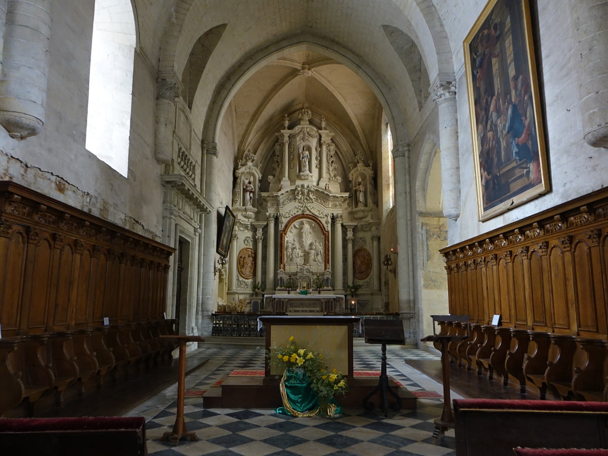 Thouars, Steinretabel aus dem 17. Jahrhundert und Chorgesthl in der Saint-Laon Kirche (12.07.2017)