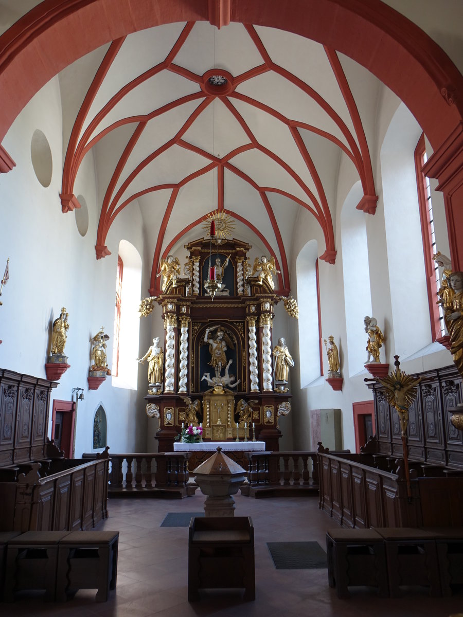 Thngersheim, Hochaltar im Chor der Pfarrkirche St. Michael (26.05.2018)