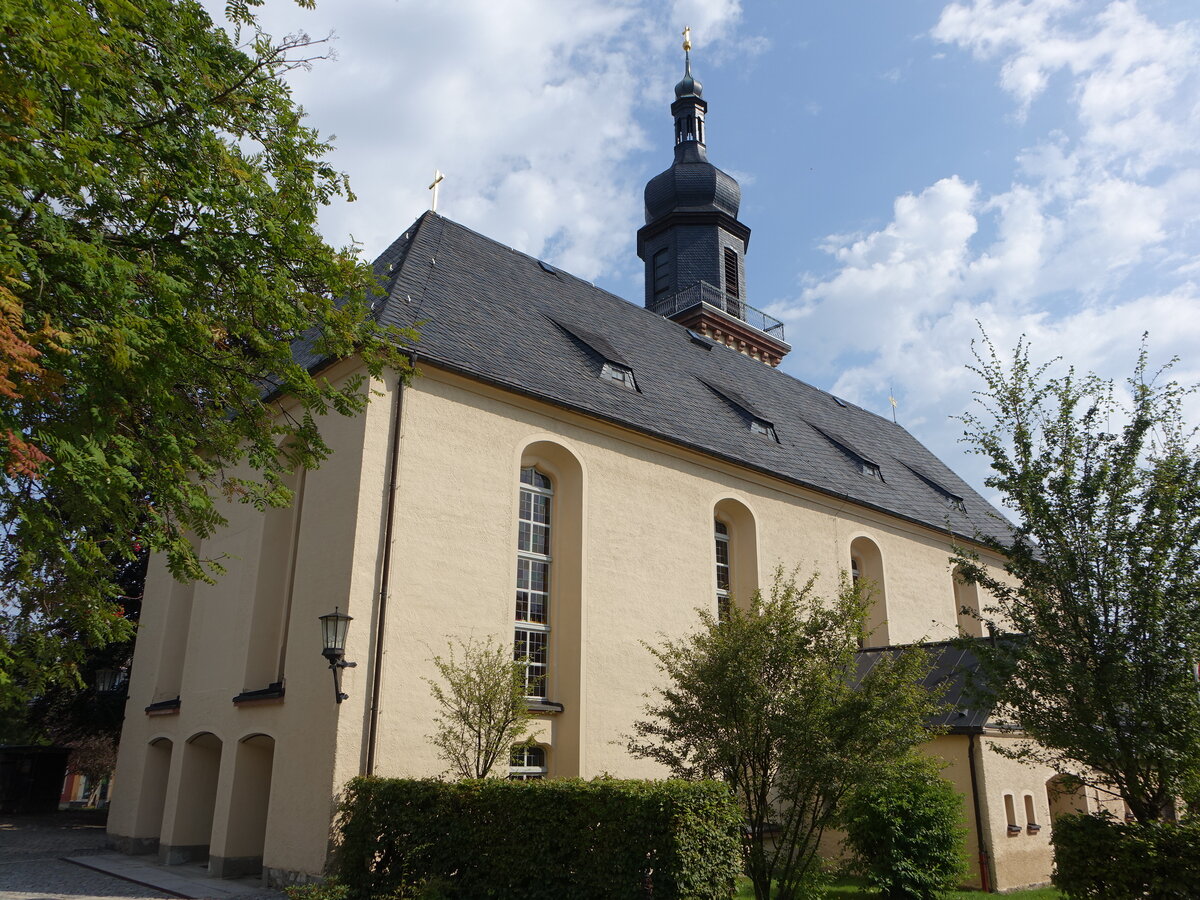 Thum, evangelische St. Annen Kirche, erbaut 1703, nach Zerstrung 1945 Wiederaufbau von 1947 bis 1951 (20.08.2023)