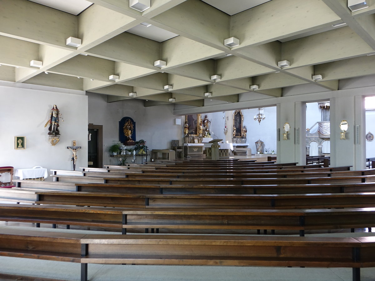 Thundorf, moderner Anbau in der St. Laurentius Kirche, erbaut 1976 durch den Architekten Emil Mai (07.07.2018)