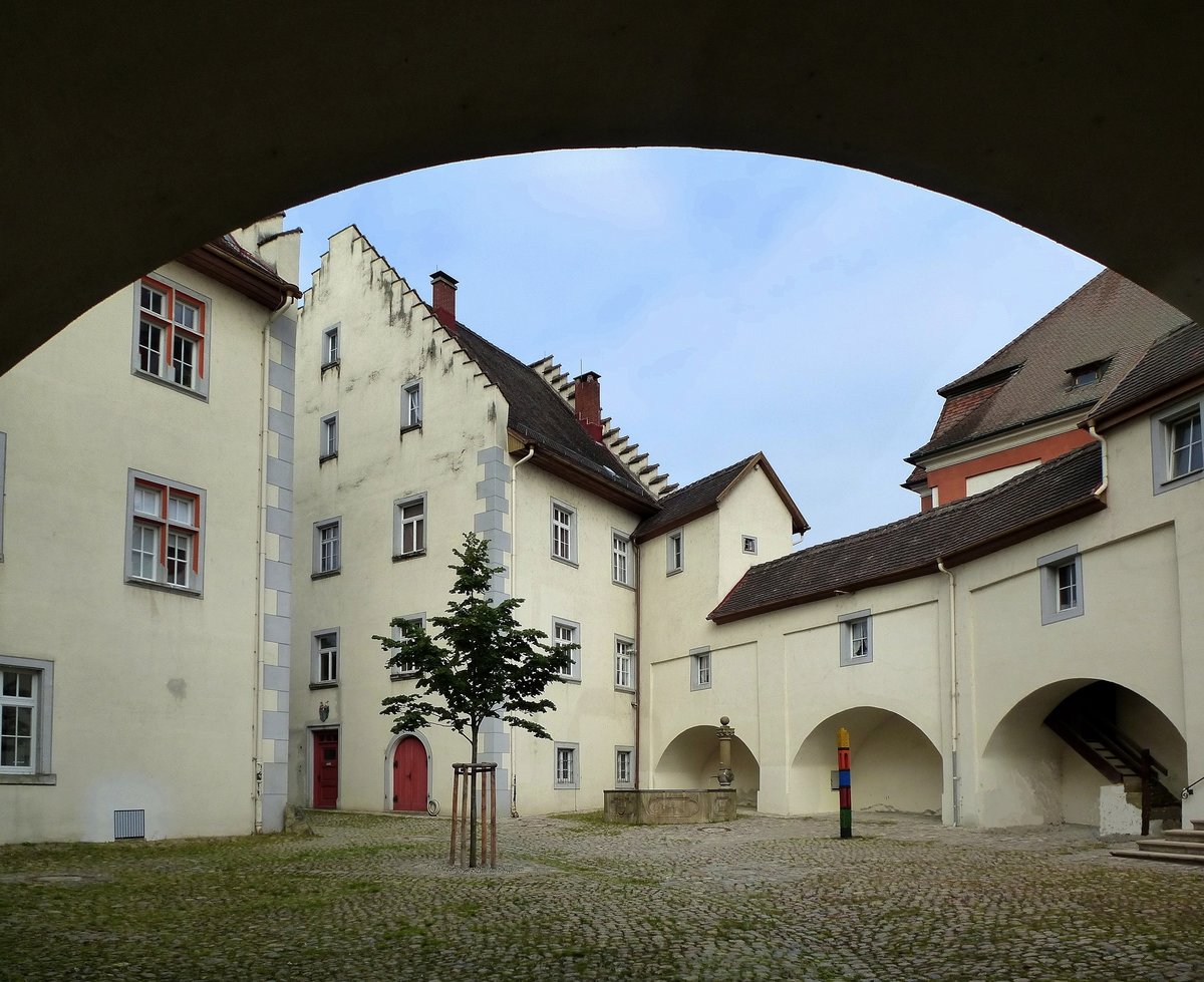 Tiengen, Blick in den Innenhof des Schloes, Sept.2015