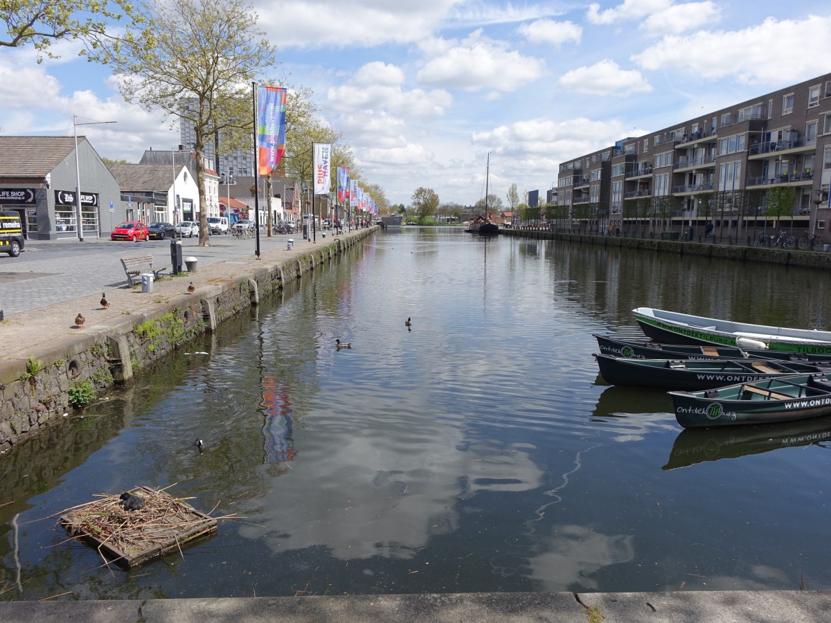 Tilburg, Huser am Piushaven (01.05.2015)