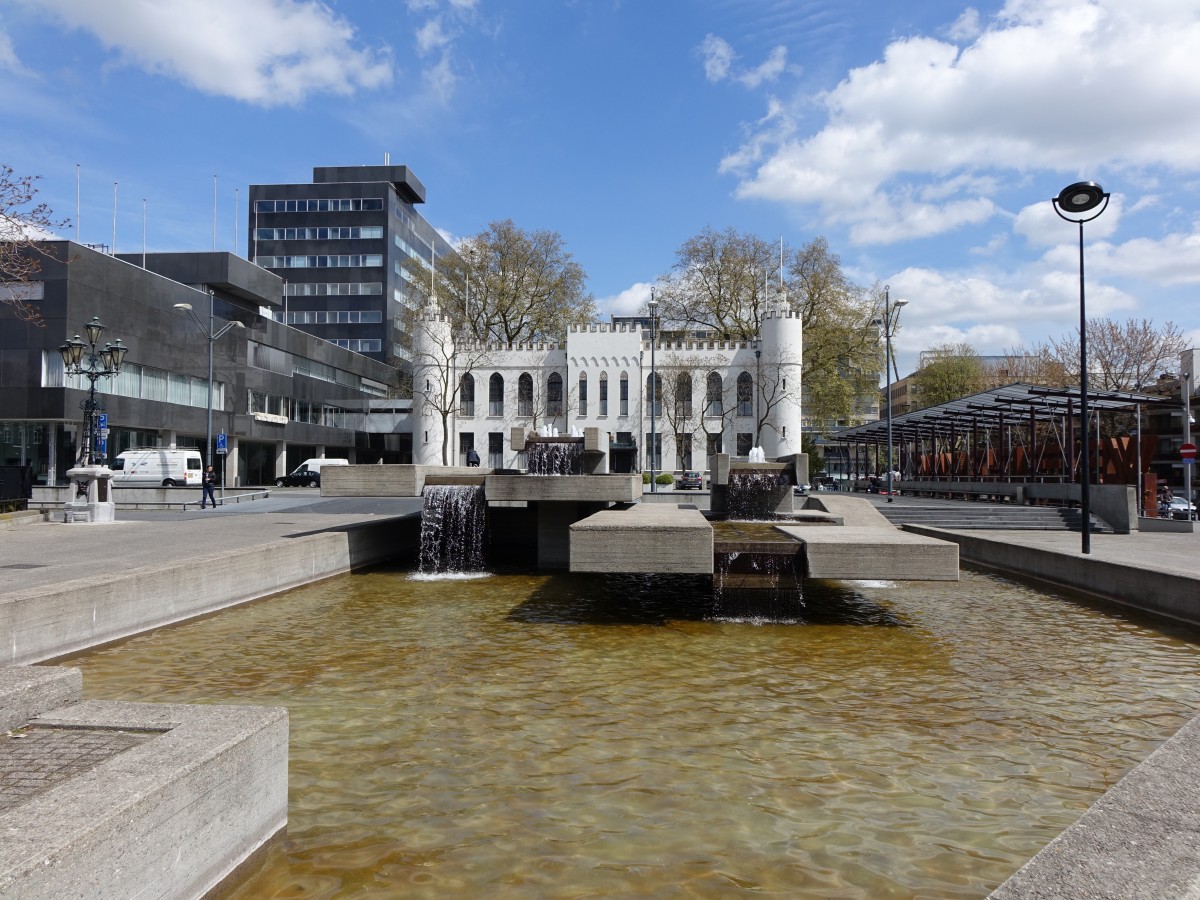 Tilburg, Palais Willem II. und Rathaus am Wilhelmplein (01.05.2015)