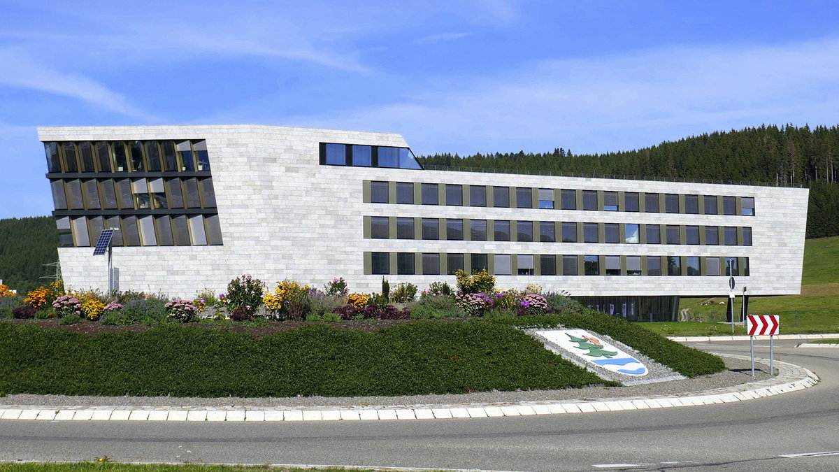 Titisee/Schwarzwald, moderne Industriearchitektur und neuer Firmensitz der Testo AG von den Sacker-Architekten Freiburg, die Firma Testo ist Weltmarktfhrer im Bereich portabler Metechnik, Sept.2019