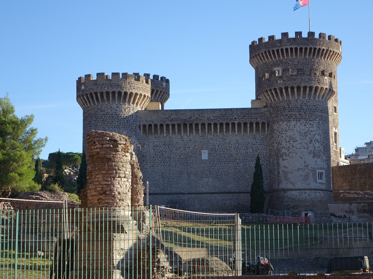 Tivoli, Rocca Pia an der Via Aldo Moro (18.09.2022)