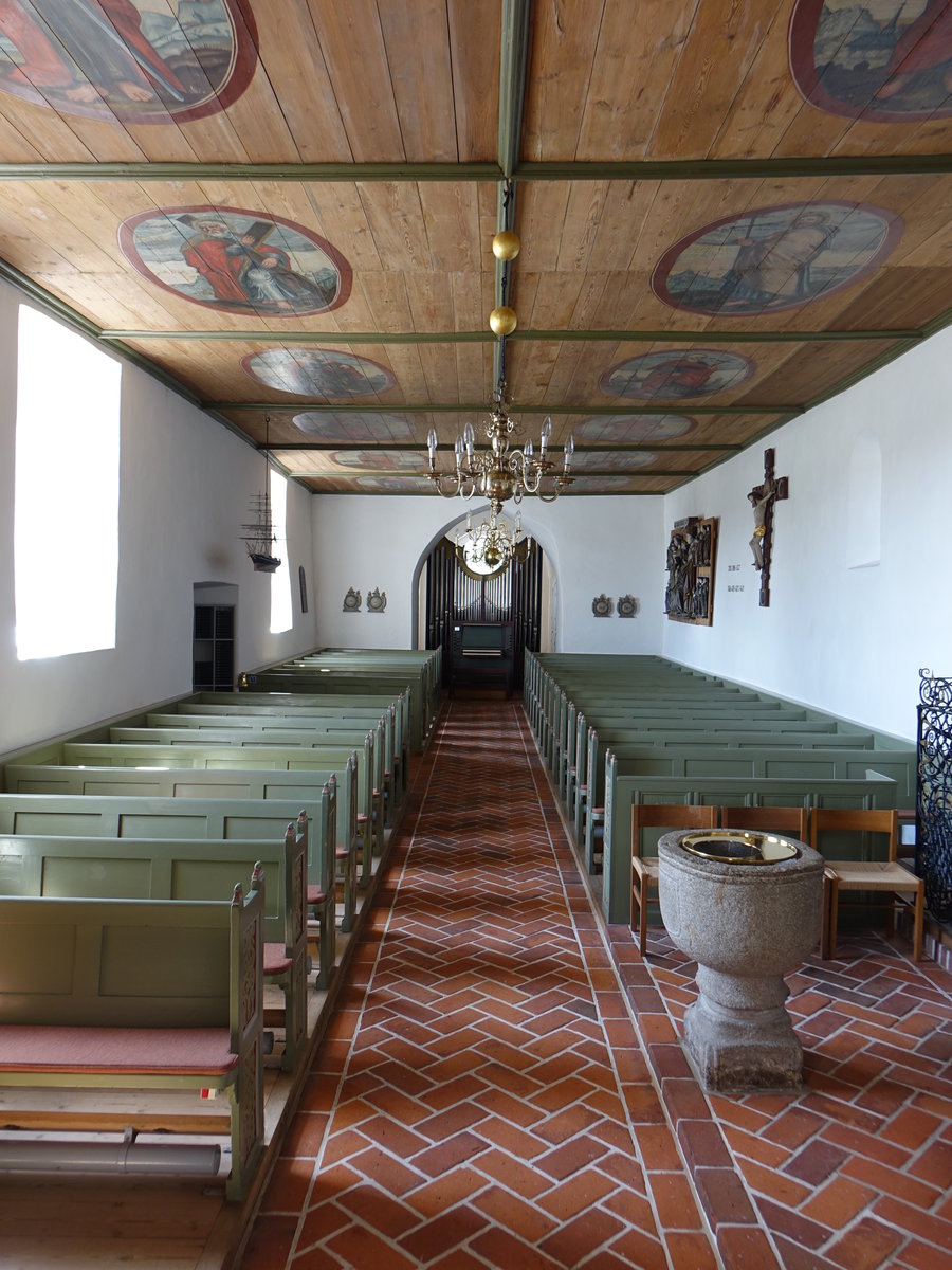 Tjareborg, Innenraum der Ev. Kirche, Langhausdecke aus dem 18. Jahrhundert (26.07.2019)