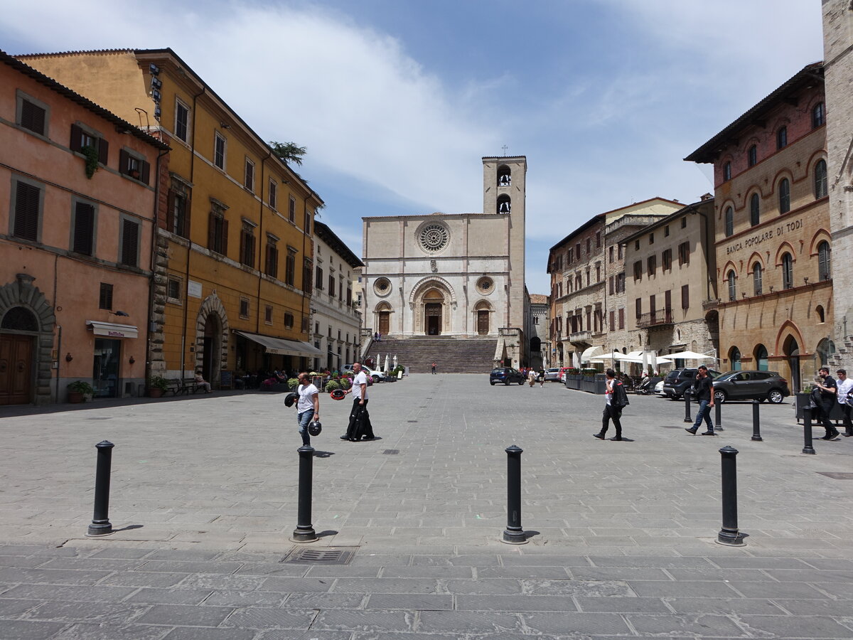 Todi, Dom Santa Maria Assunta, erbaut im 12. Jahrhundert (24.05.2022)