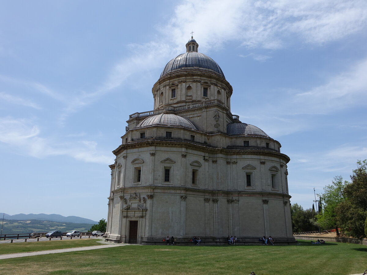 Todi, Wallfahrtskirche Santa Maria della Consolazione, erbaut ab 1508 (24.05.2022)