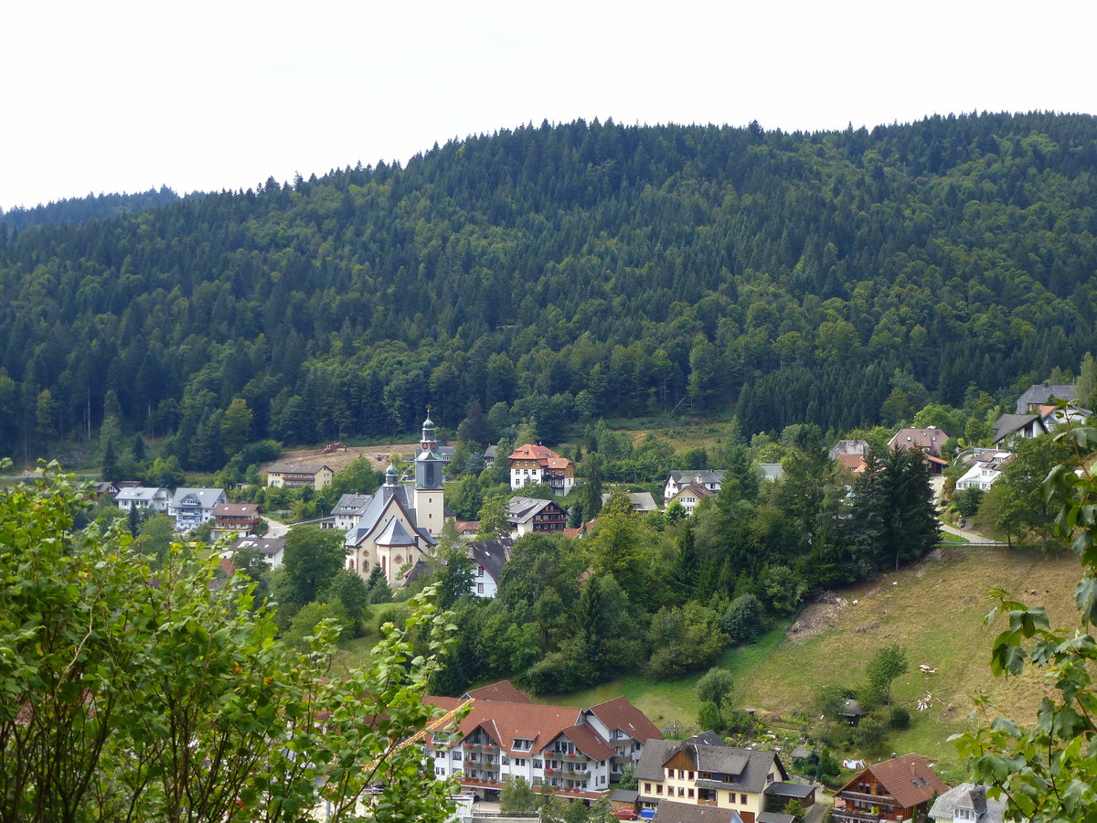 Todtmoos, Blick auf den ca.2000 Einwohner zhlender Kurort im Sdschwarzwald, Sept.2015