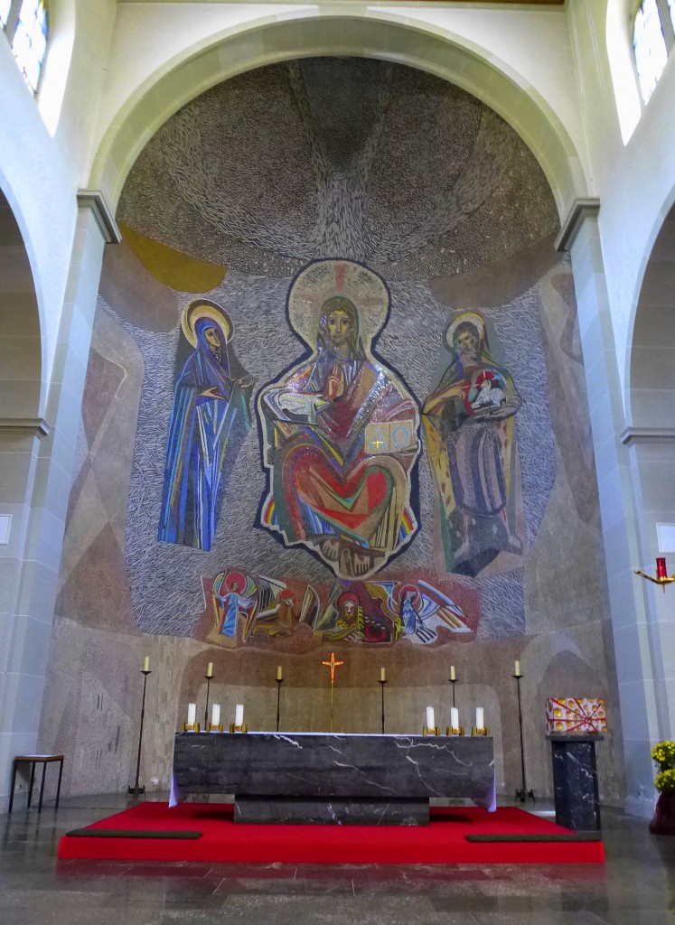 Todtnau, Altar und Mosaikbild in der katholischen Pfarrkirche, Aug.2013