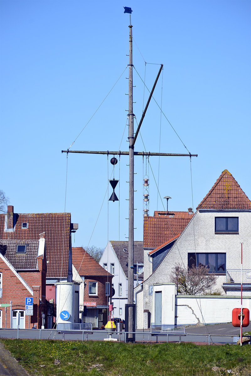 Tnning auf der Halbinsel Eiderstedt: Blick in die Schleussenstrae. Aufnahme: 31. Mrz 2020.