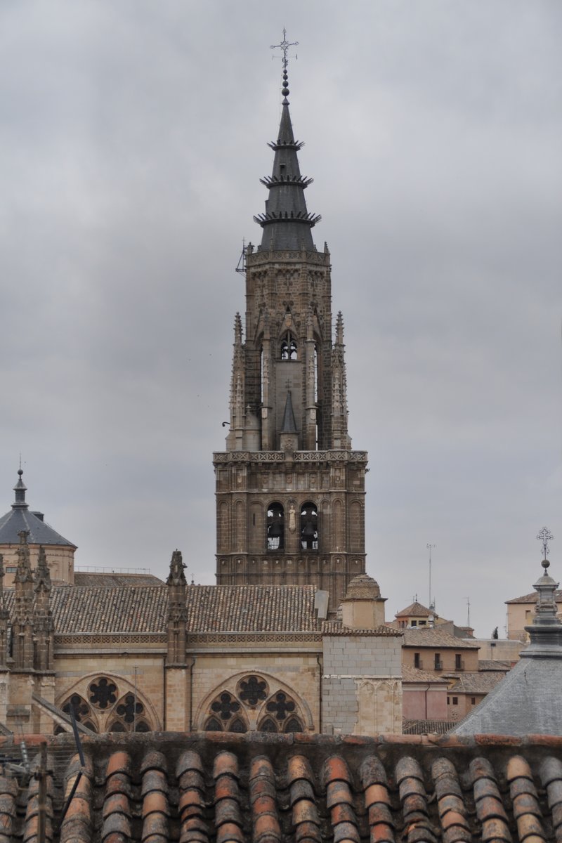 TOLEDO (Provincia de Toledo), 04.10.2015, Blick auf den Turm der Kathedrale, die als ein Hauptwerk der spanischen Gotik gilt