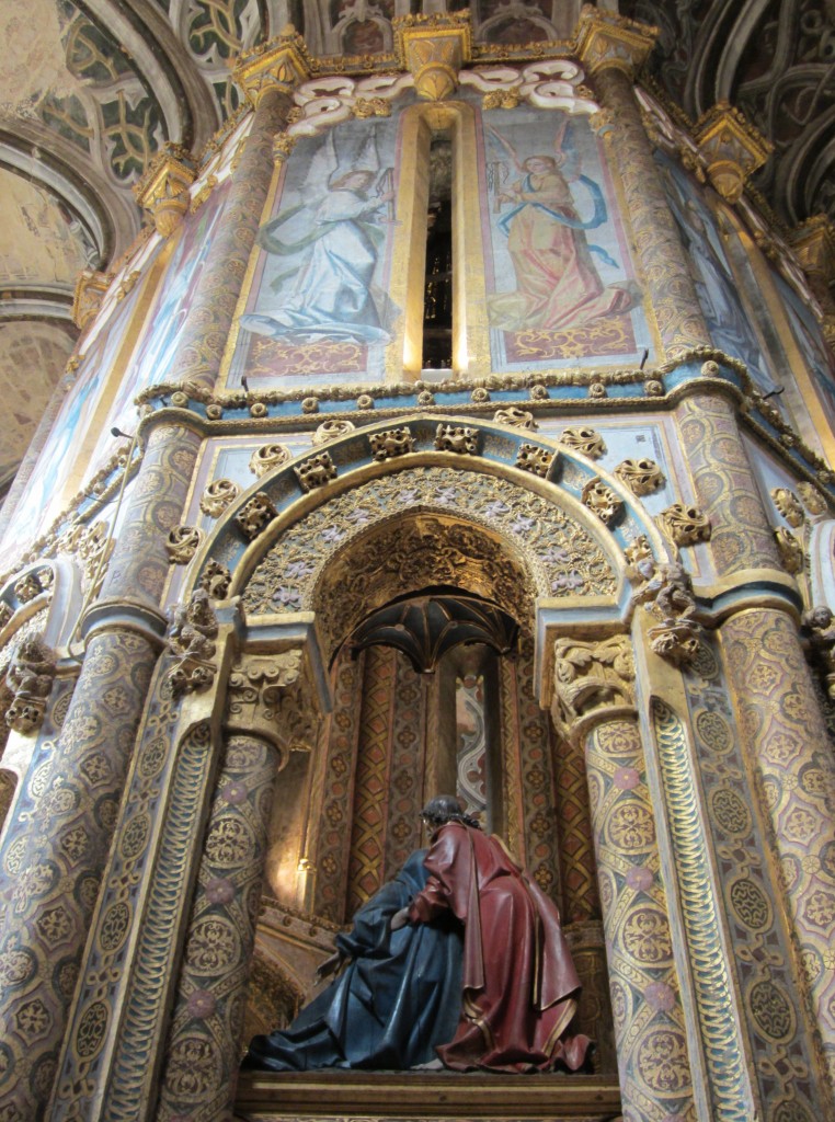 Tomar, manuelinischen Plastiken und Malereien in der Klosterkirche im Convento de Cristo (28.05.2014)