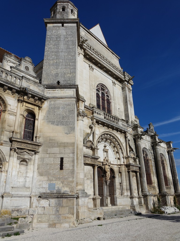 Tonnerre, Renaissance Fassade aus dem 15. Jahrhundert der Notre Dame Kirche (27.10.2015)