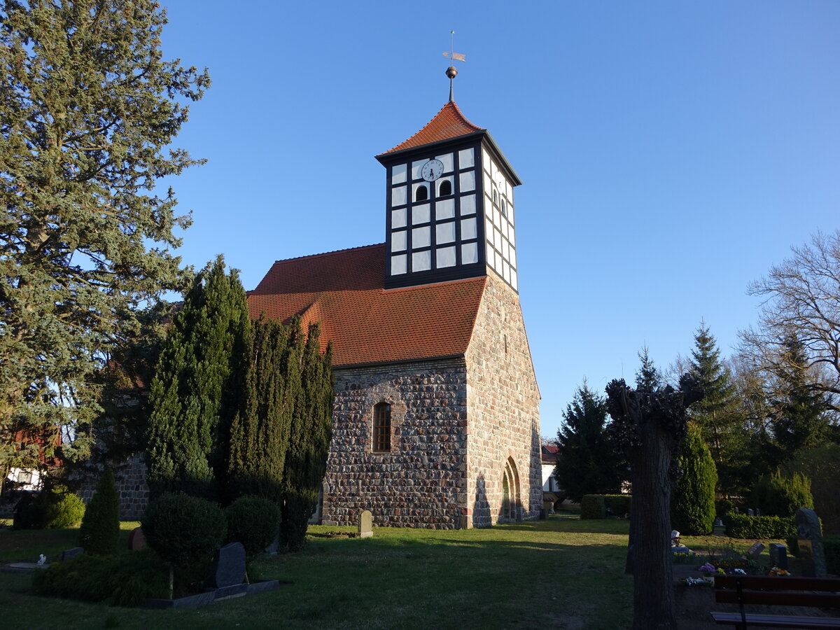 Tornow, evangelische Kirche, erbaut im 13. Jahrhundert (08.04.2026)