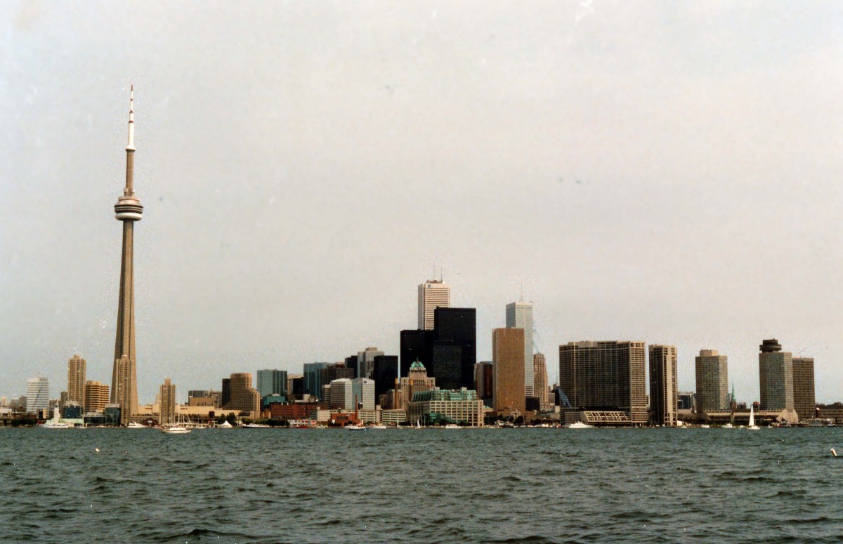 Toronto von Olympic Island aus gesehen. Aufnahme: Juli 1987 (digitalisiertes Negativfoto).