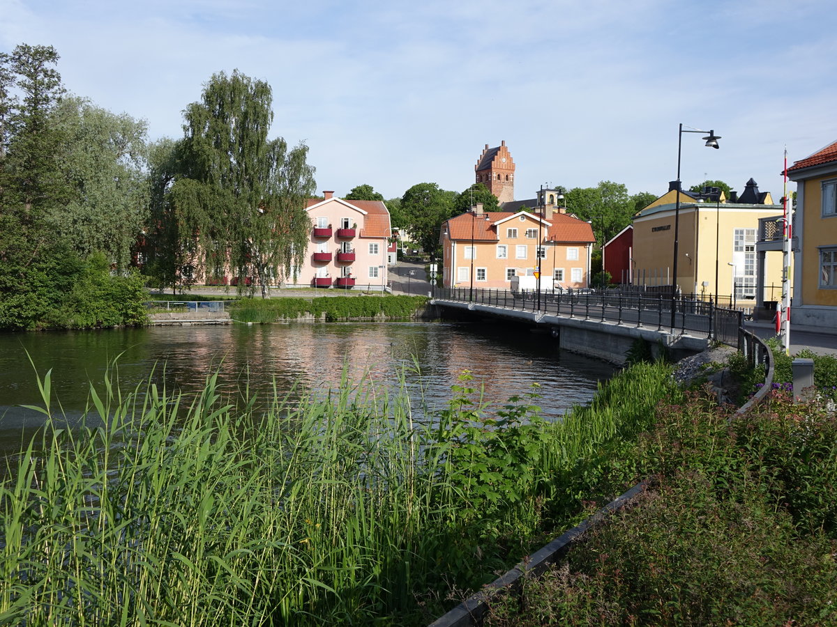 Torshlla, Altstadt mit Kirchturm und Bibliothek (15.06.2016)