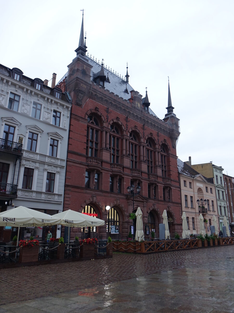 Torun / Thorn, Artushof am Altstdtischen Markt, erbaut von 1890 bis 1891, heute Kulturzentrum (06.08.2021)